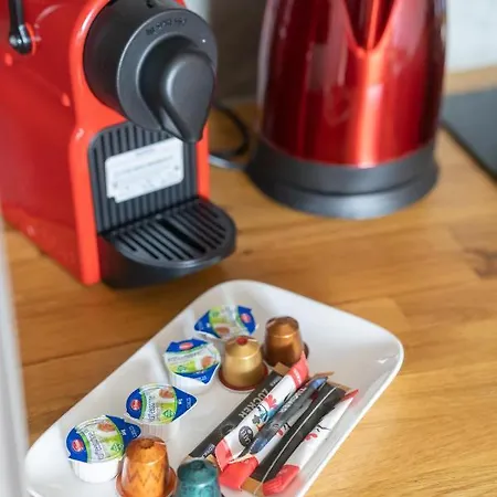 Fullhouse - - L12 - 2 Single Beds - Nespresso - Smarttv צוויקאו