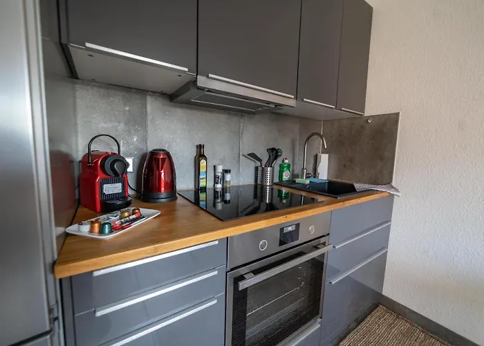 Fullhouse - - L12 - 2 Single Beds - Nespresso - Smarttv